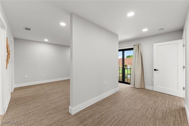 Building Photo - 1890 Bald Eagle Dr