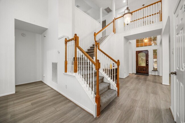 Building Photo - 17614 Wind Mist Ln