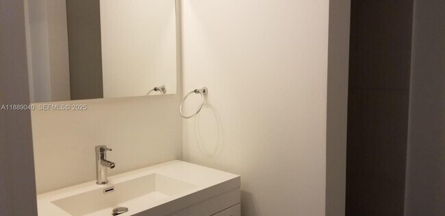 Building Photo - 1035 Euclid Ave