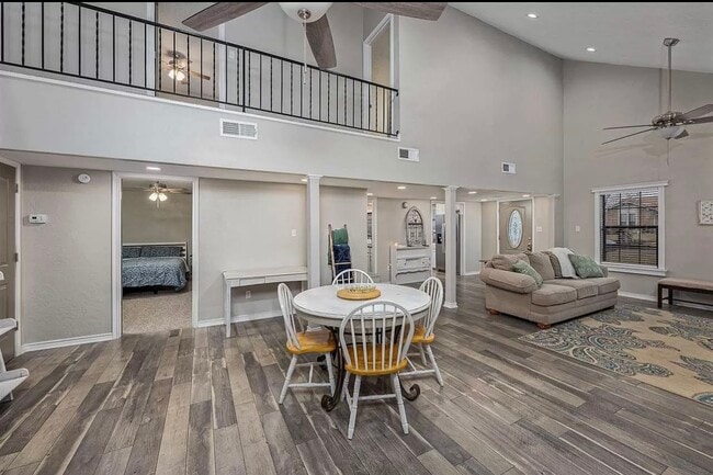 Building Photo - 6913 SW Beta Ave