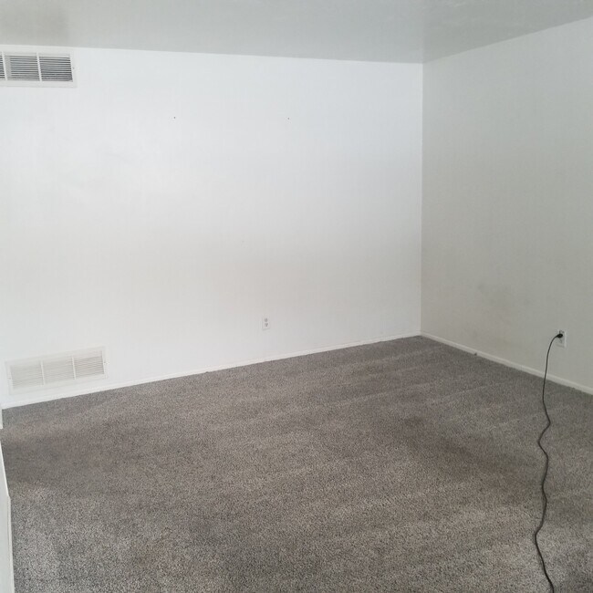 Building Photo - 4807 S 350 E