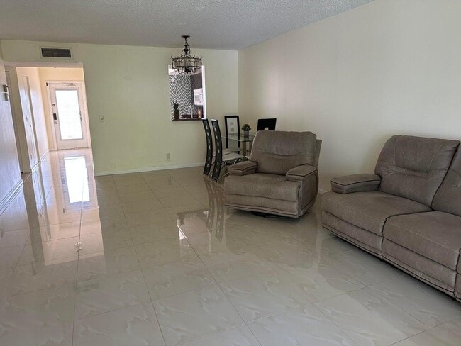 Building Photo - 14671 Bonaire Blvd