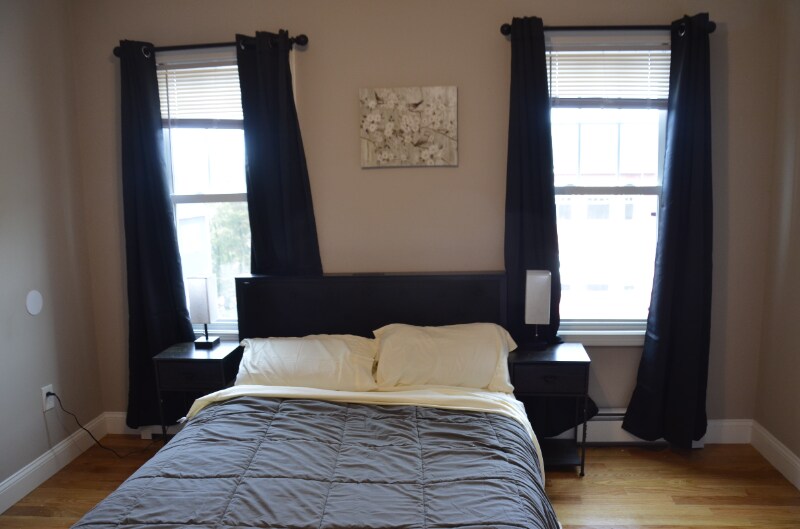 Building Photo - 51 Windsor St