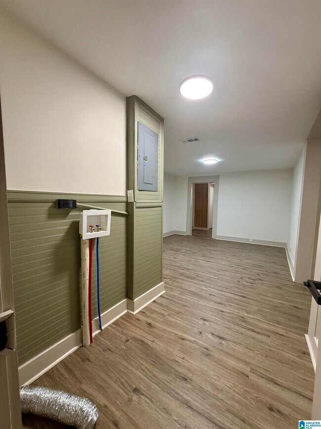 Building Photo - 1458 Hueytown Rd