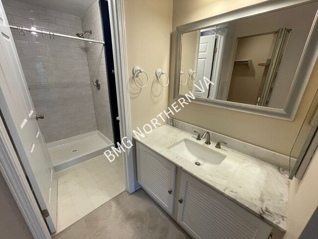 Building Photo - 1846 Clovermeadow Dr