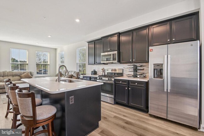 Building Photo - 133 Woodgate Cir