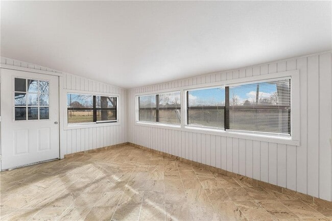 Building Photo - 153 Halleck Ln