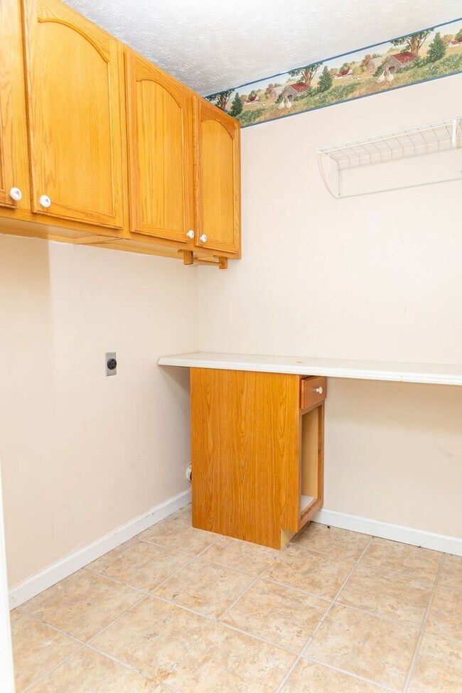 Building Photo - PET FRIENDLY!!!!!!