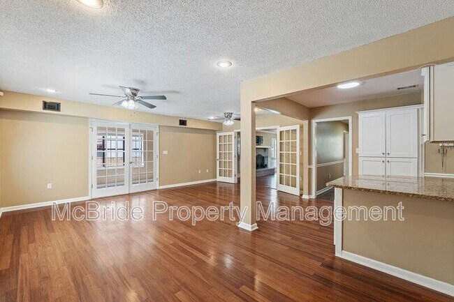 Building Photo - 539 Hunterdale Rd