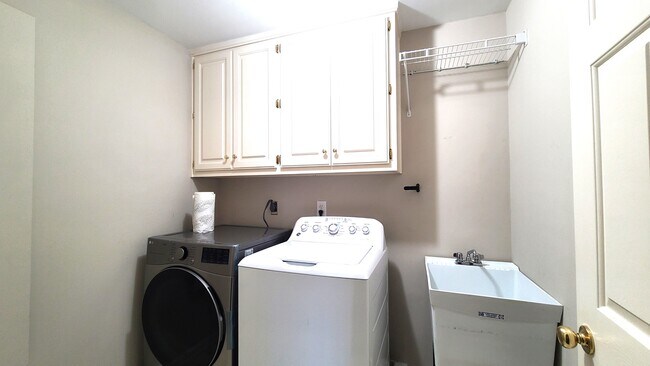 Building Photo - 10780 Carrara Cove