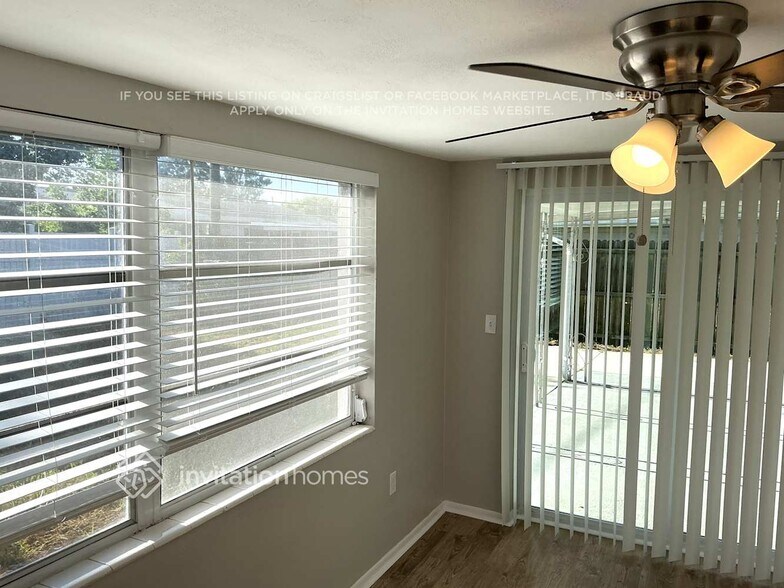 Building Photo - 10914 Inglewood Ave
