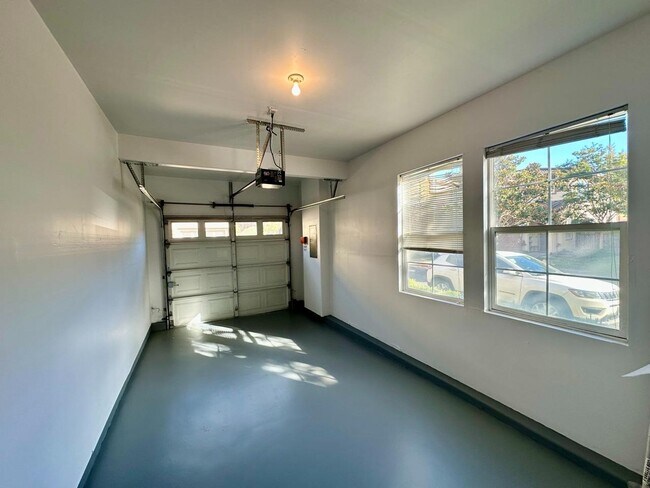 Building Photo - 1357 Trailside Ln