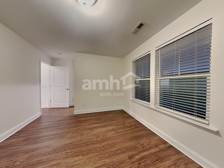 Building Photo - 13025 Wishsong Ct