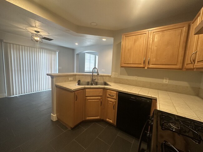 Building Photo - 7288 Quarterhorse Ln