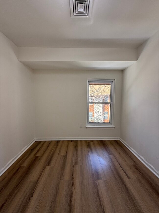 Building Photo - 1434 Mediterranean Ave