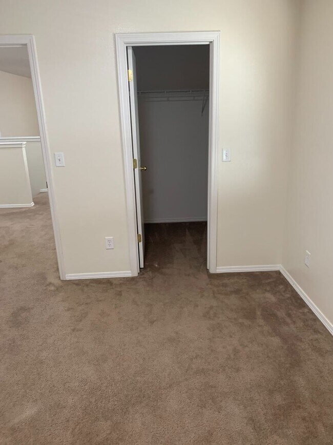 Building Photo - Newer home in the Sawtooth Lakes Neighborh...