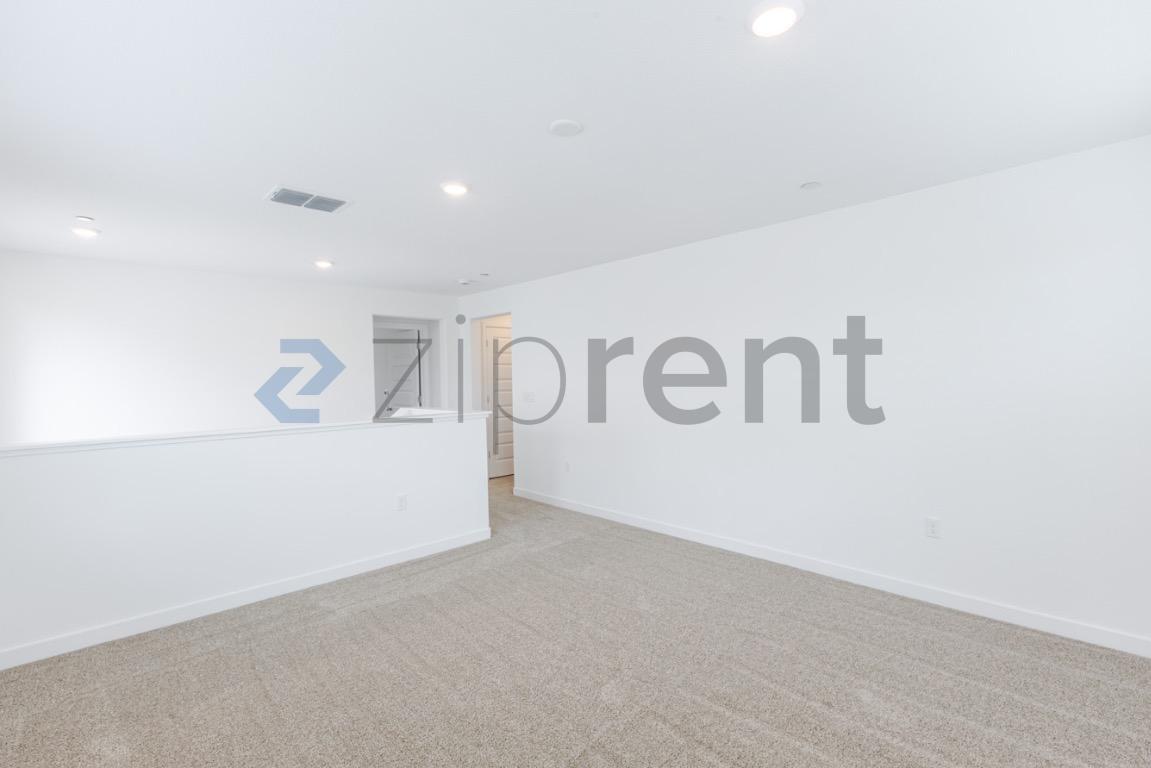 Building Photo - 8399 Sinesky Wy