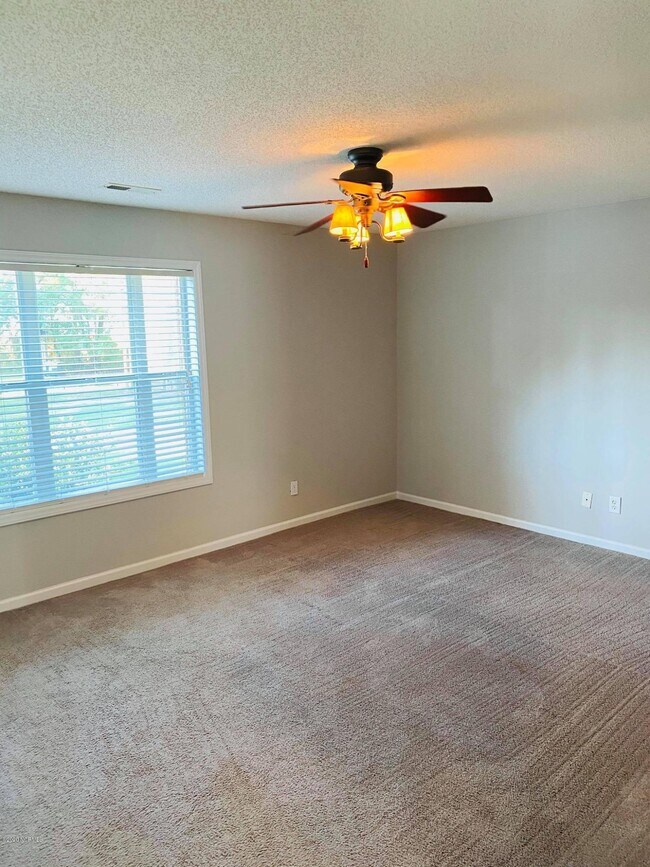 Building Photo - 3306 Mulberry Ln