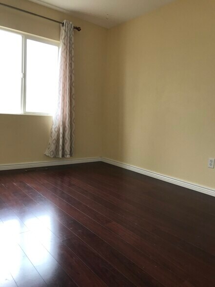 Building Photo - 3314 Warren Farm Dr