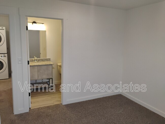 Building Photo - 841 Ventnor Ave