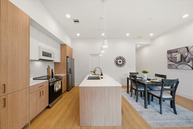 Building Photo - 6514 Luce St