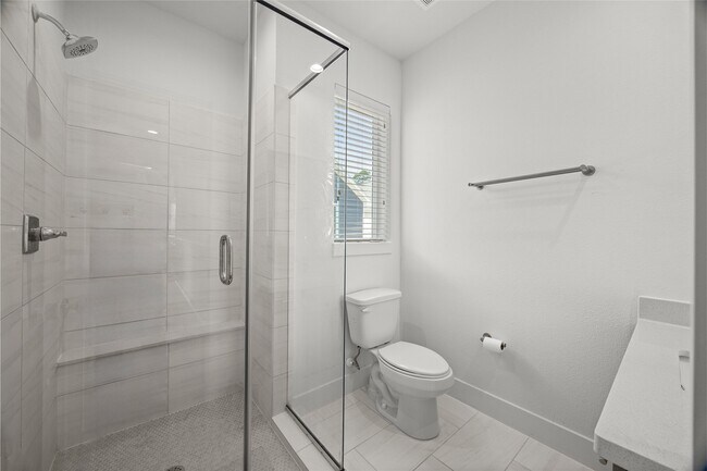 Building Photo - 1550 W Tidwell Rd