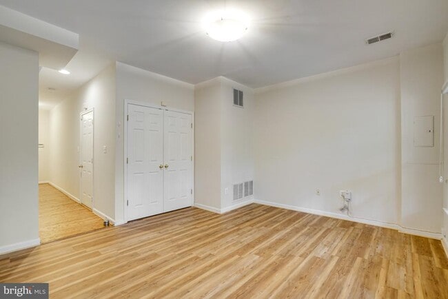 Building Photo - 6490 Tayack Pl