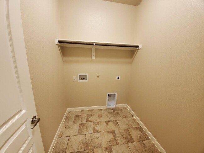 Building Photo - Beautiful Lavon home over 2600 sqft!