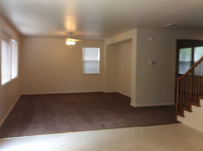 Building Photo - 4 bedroom 2 1/2 bath house in Yuba City