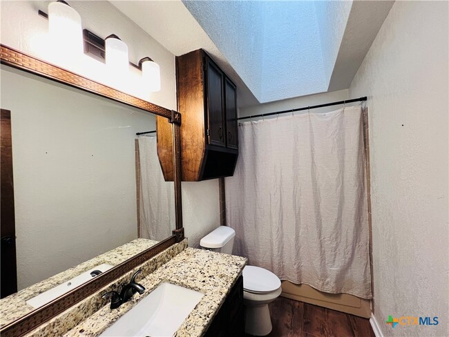 Building Photo - 1702 Fox Trail