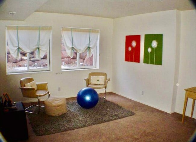 Building Photo - Glenwood Springs Townhouse