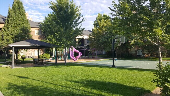 Building Photo - 574 S 2150 W