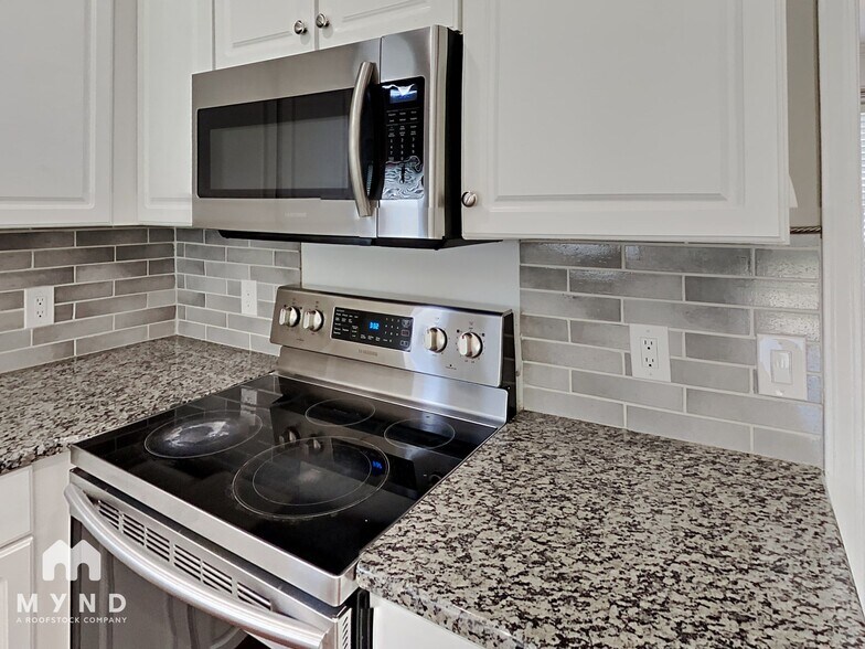 Building Photo - 9738 Woodend Ct