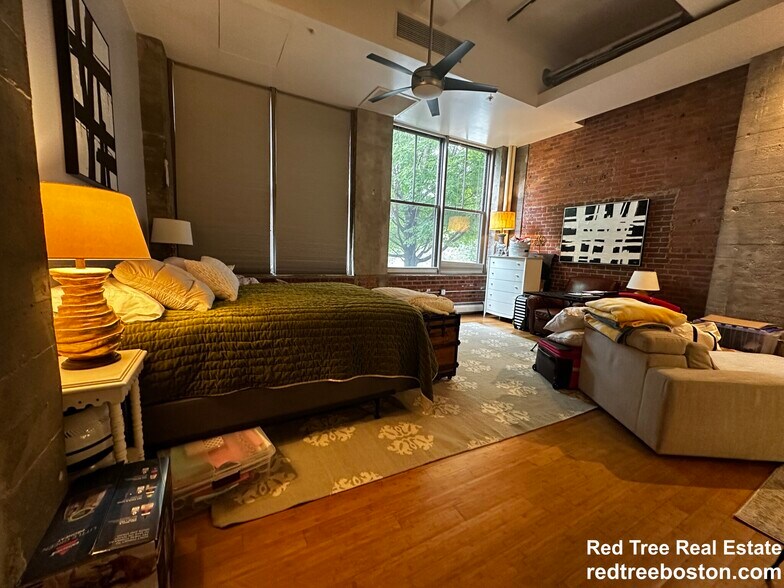 Building Photo - 150 Porter St