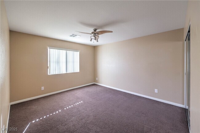 Building Photo - 121 Pettswood Dr