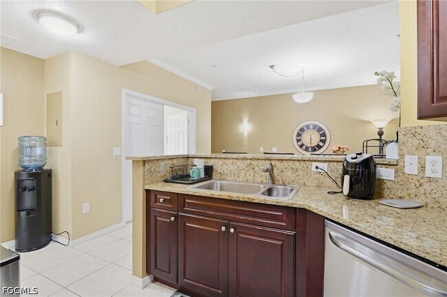 Building Photo - 8560 Violeta St