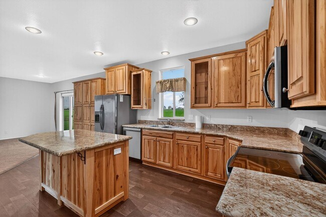 Building Photo - 6720 SW Minter Bridge Rd