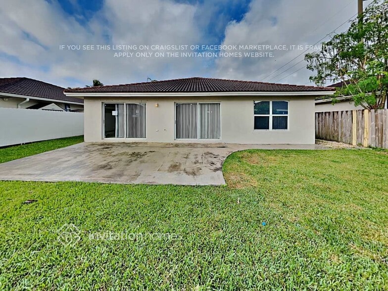 Building Photo - 28003 SW 135th Ave