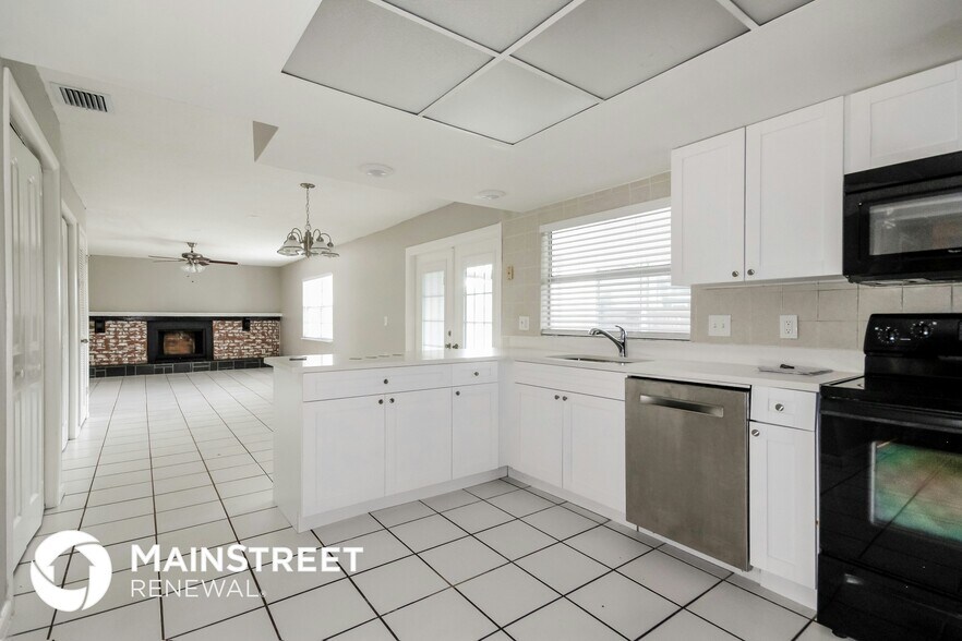 Building Photo - 1612 Spring Ln