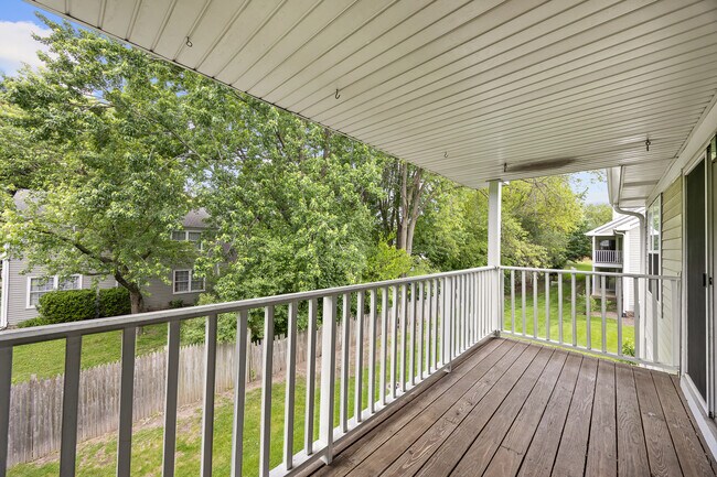 Building Photo - 5S560 Paxton Dr