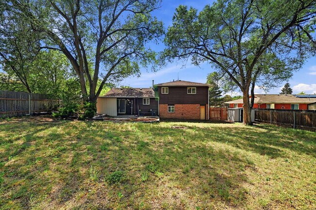Building Photo - $1,895.95, 3-bed, 2-bath, located in Colorado Springs with Central AC.