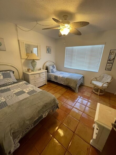 Building Photo - 1630 Stickney Point Rd