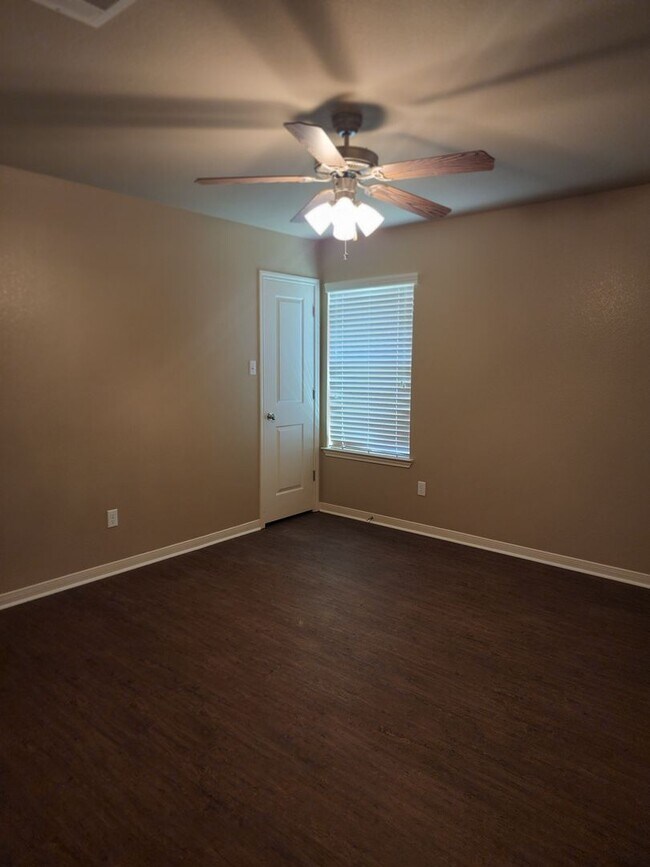 Building Photo - Gorgeous 2 bed/2 bath near Bunny Trail in Killeen!