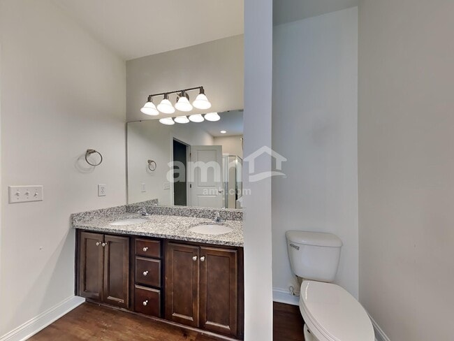 Building Photo - 423 Sablewood Dr