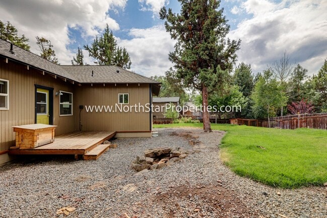 Building Photo - Wonderful Bend Property Close to Mountain View High School