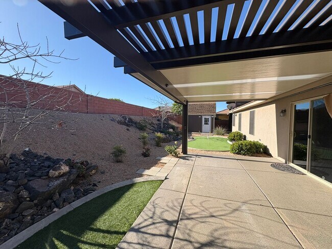 Building Photo - Beautiful Home In Hurricane