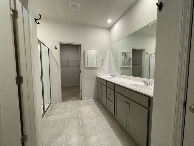 Building Photo - 6705 Hardwick Ln