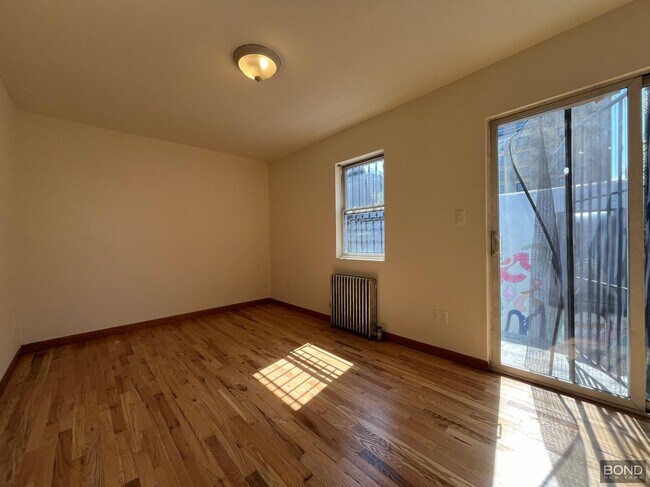 Building Photo - 317 W 107th St