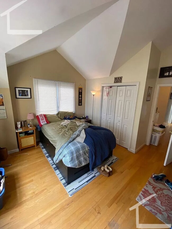 Building Photo - 254 Allston St