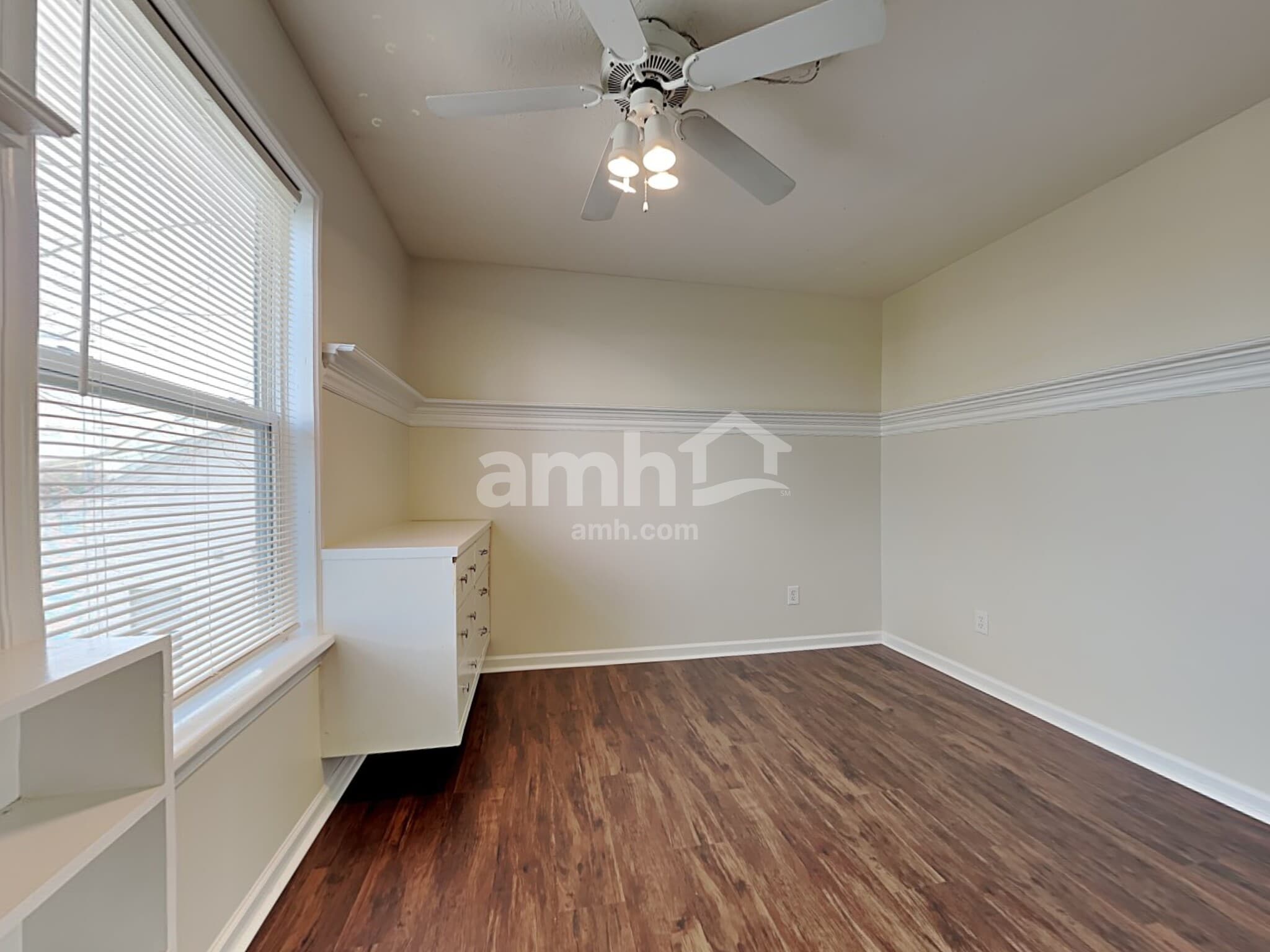 Building Photo - 17895 Grassy Knoll Dr